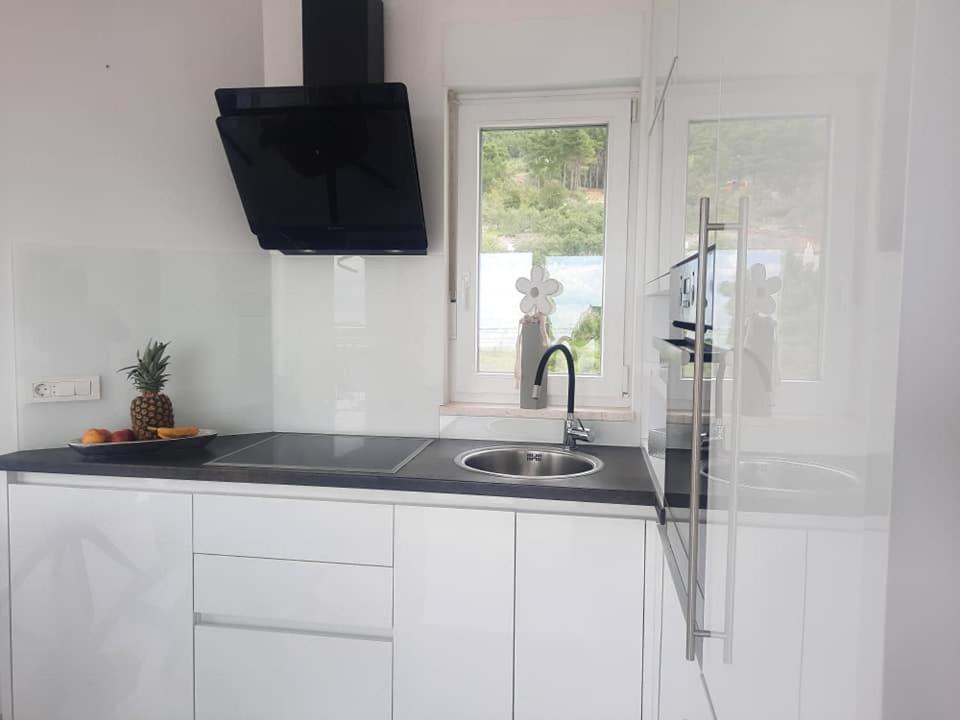 Apartment Anny De Luxe With Sea View ماكارسكا المظهر الخارجي الصورة
