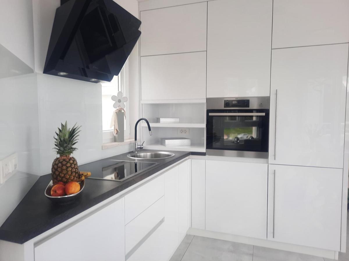 Apartment Anny De Luxe With Sea View ماكارسكا المظهر الخارجي الصورة